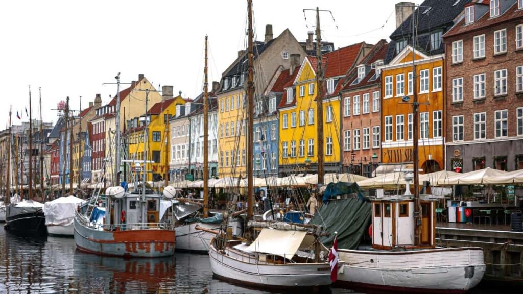 2025 Bandaríkin Instagram auglýsingaverðskrá alls flokka fyrir Ísland