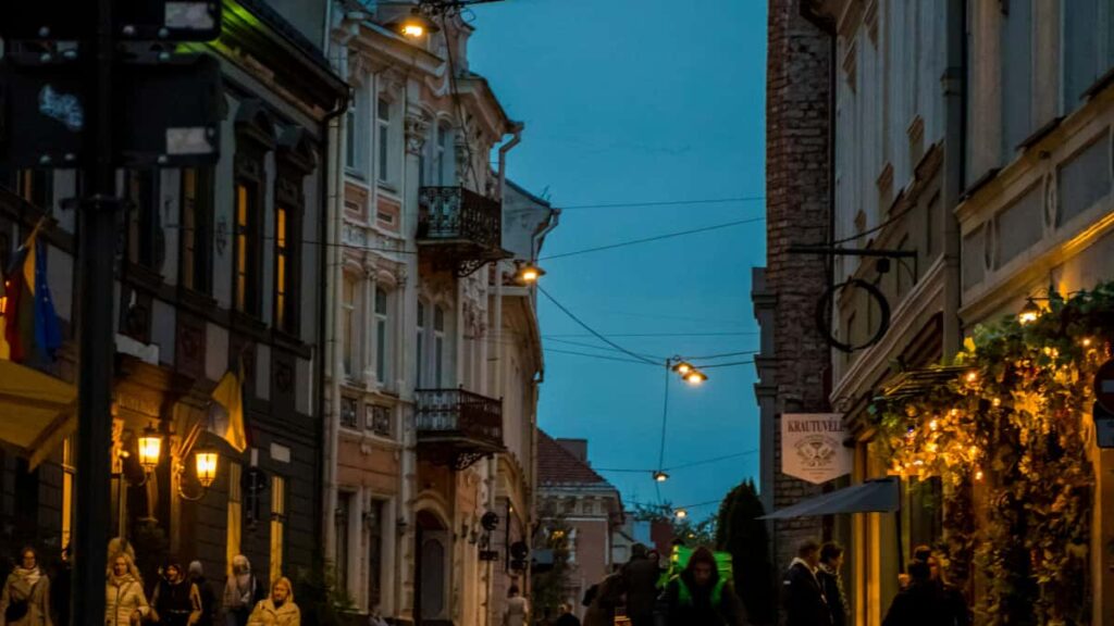 Hagnyt leiarvisir fyrir islenska auglysendur: hvernig finna og vinna me Viberskopunari Boliviu til a selja stabundna ferajonustu me ahrifamiklum ahrifum.