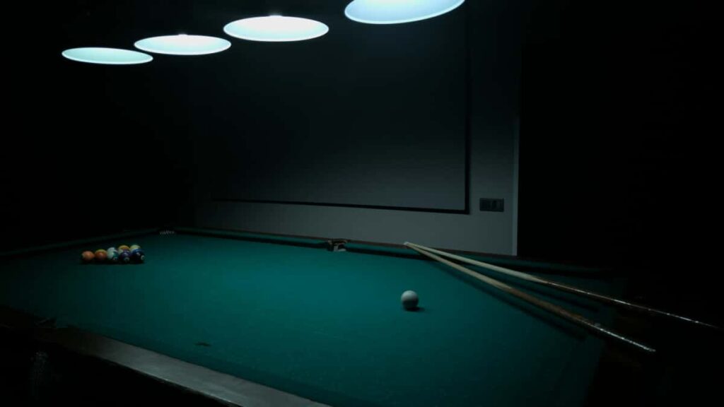 Leiarvisir fyrir islenska auglysendur: hvernig finna og virkja bulgariska Facebook-creatora til a keyra vitund um nyjar snyrtivorulinur.