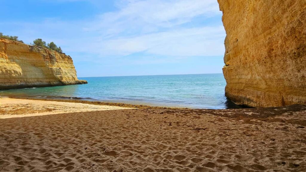 Hagnyt leiarvisir fyrir islenska auglysendur: hvernig finna Chile Moj skopunaraila til samstarfs vi style influencers og byggja truveruga stilsogu a stuttmyndum.