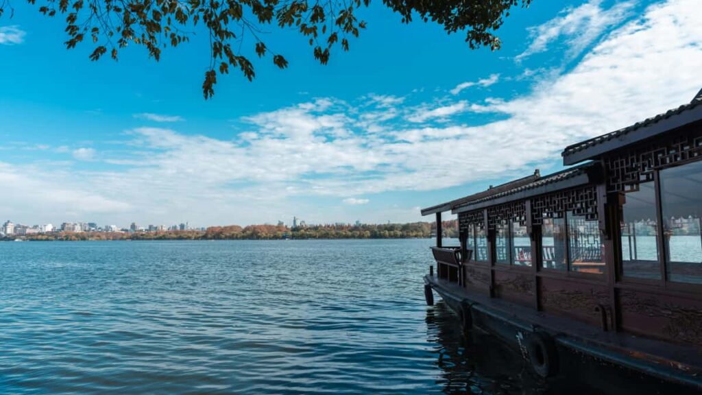 Hagnyt leiarvisir fyrir islenska skapandi til a na til Bosnia og Herzegovina vorumerkja a Twitter og semja um GRWM myndbond. Taktik, dmi og netmalsra.