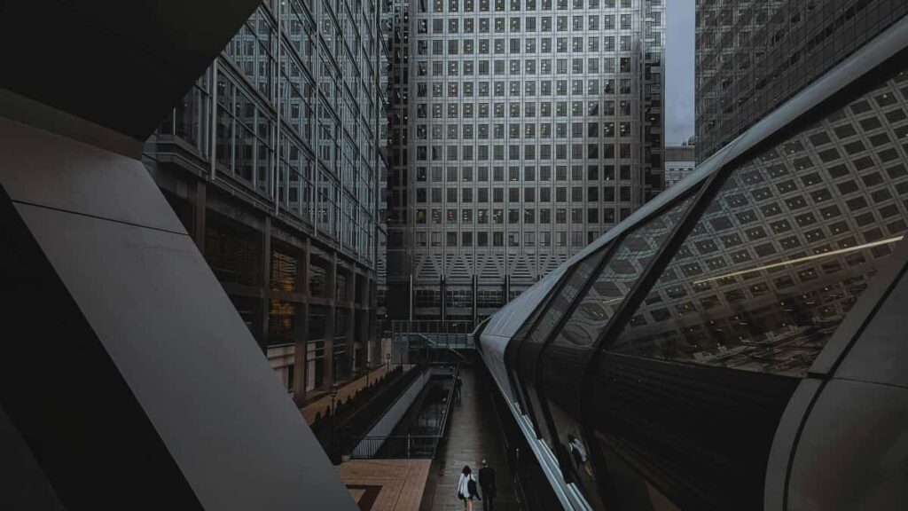 Hafu stefnu til a na til Etiopiu-brandanna a Twitter, me stabundnum innsyn, dmum og skrefum fyrir islenska skapara sem vilja fa emerging artists fram.