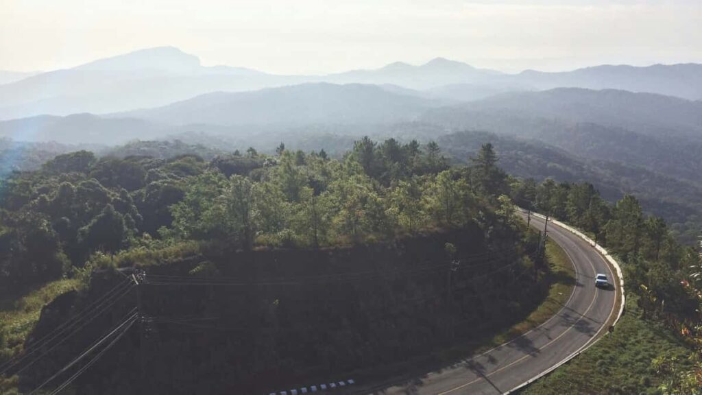 Leiarvisir fyrir islenska auglysendur: hvernig finna polsk SoundCloud-talent til a auka samfelagsatttoku og forast bad buzz.