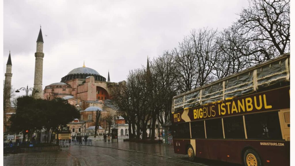 Leiarvisir fyrir skapendur: hvernig finna og na til Filabeinsstrandar-brand a vkontakte, byggja traust og semja um fulltrua- ea vorusamninga.