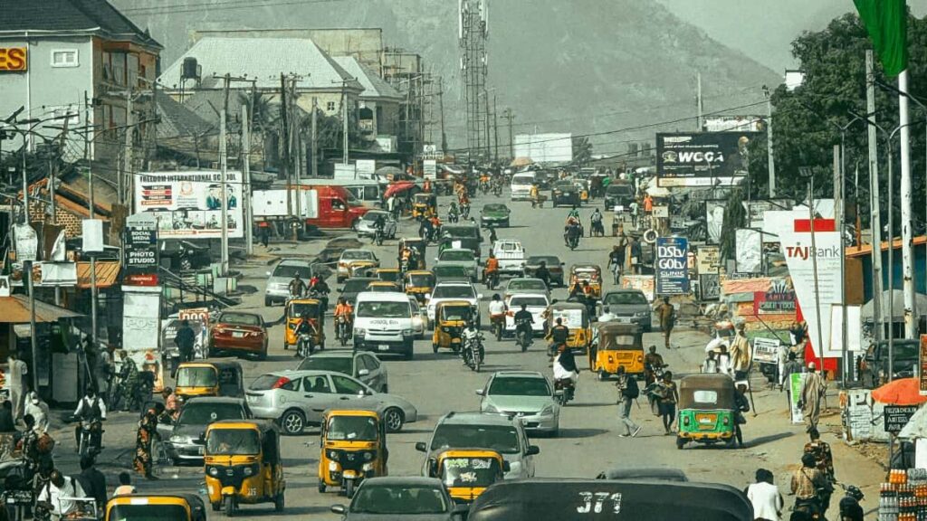 Leiarvisir fyrir islenska auglysendur: hvernig finna og vinna me Lazada-creators til a profa nyjar voruhugmyndir, lra af tkni- og markastendunum og hrinda tilraunum i framkvmd.